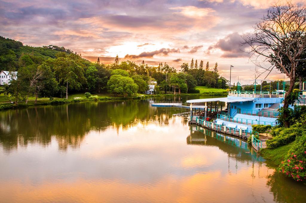 Brookside Valley Resort Rayong Dış mekan fotoğraf